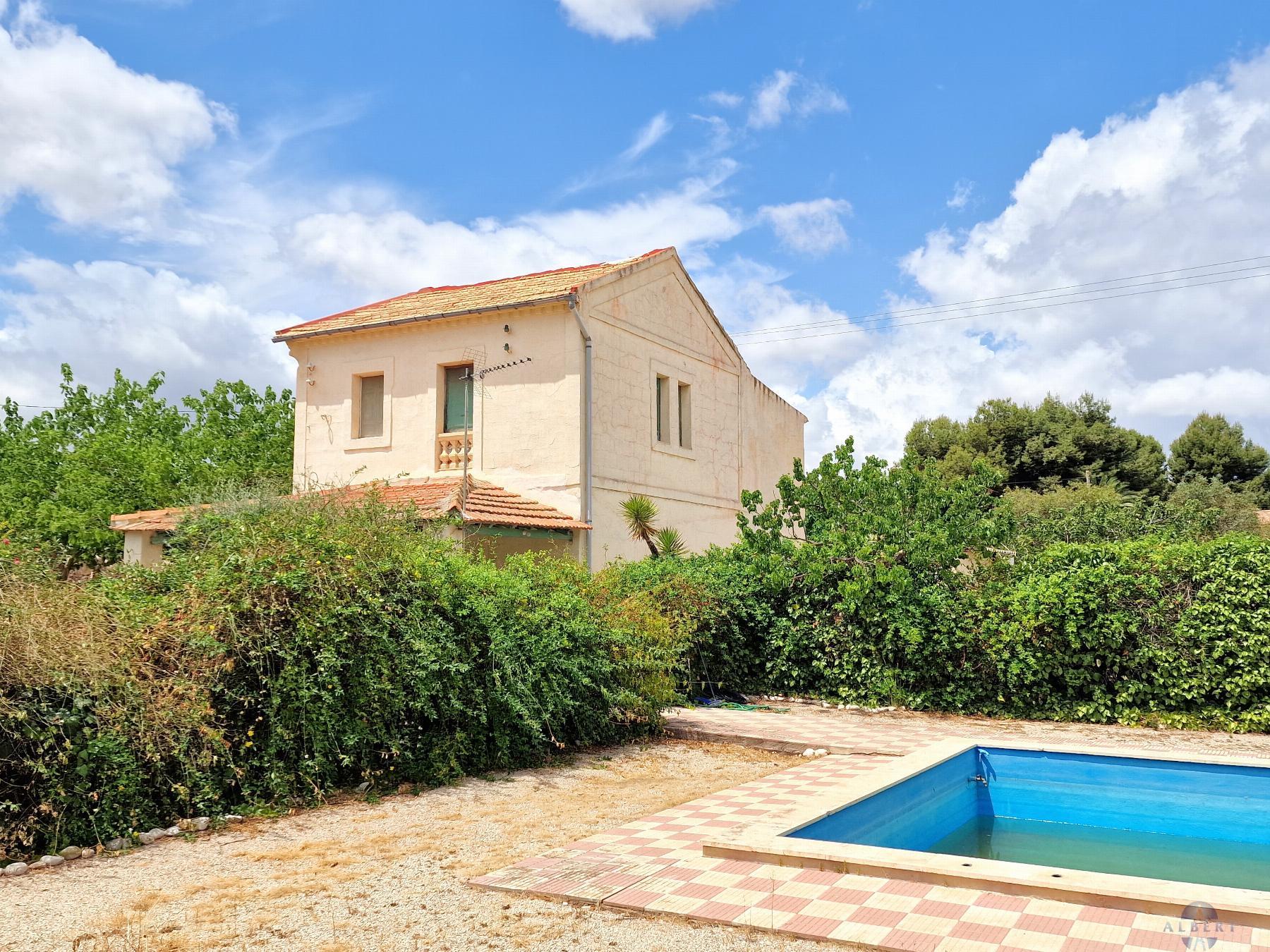 Venta de chalet en Novelda