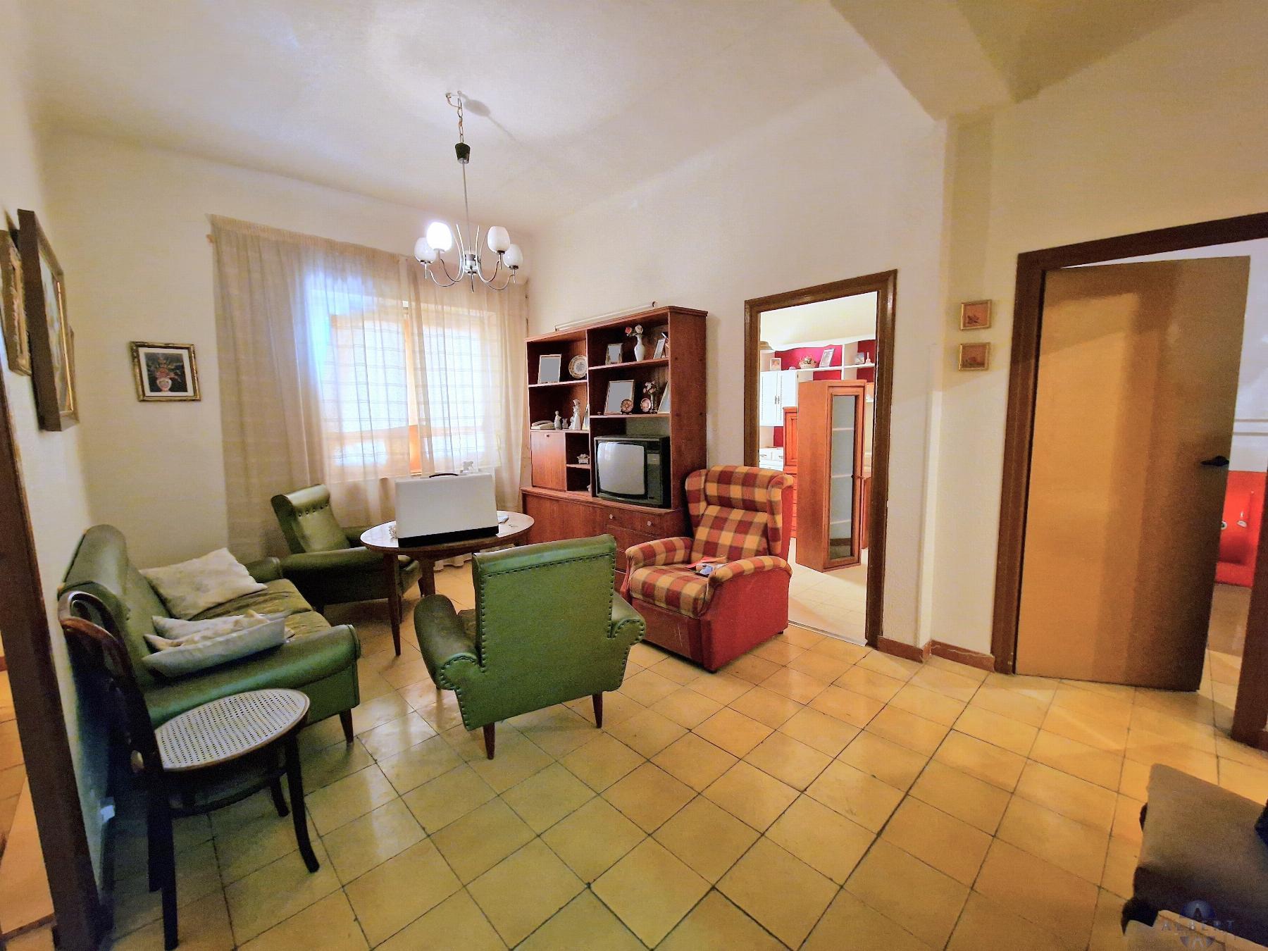 For sale of flat in Monóvar-Monòver