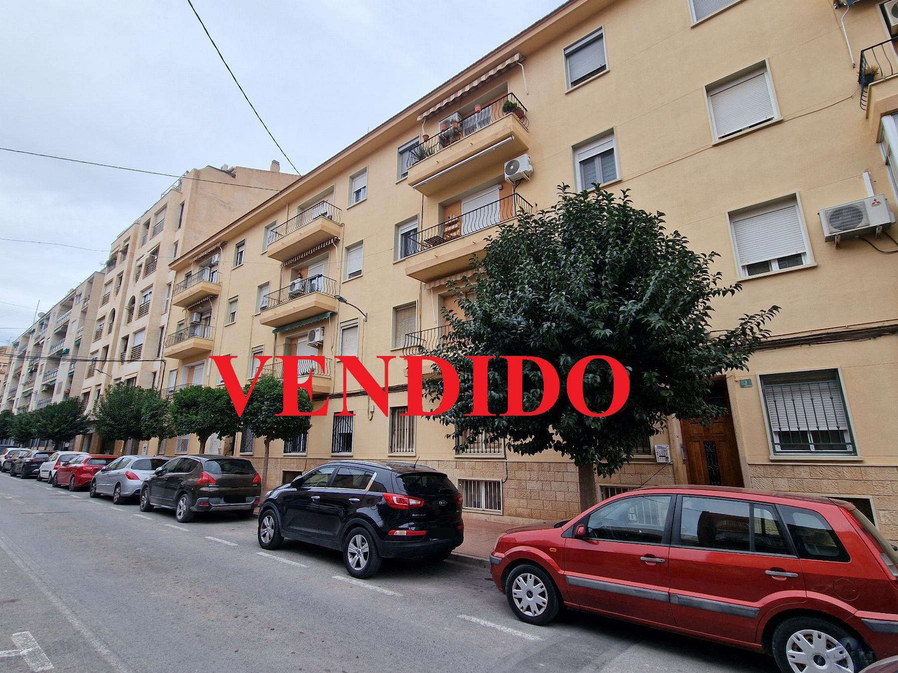 For sale of flat in Monóvar-Monòver