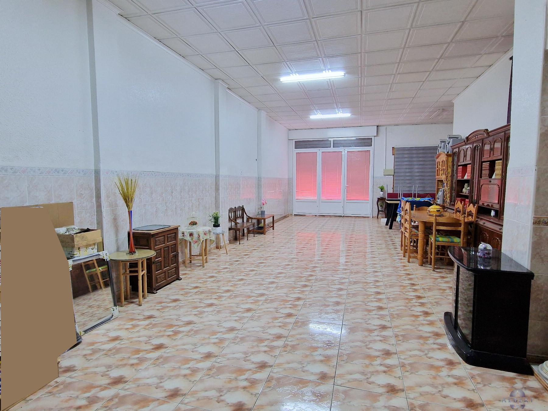For sale of house in Novelda
