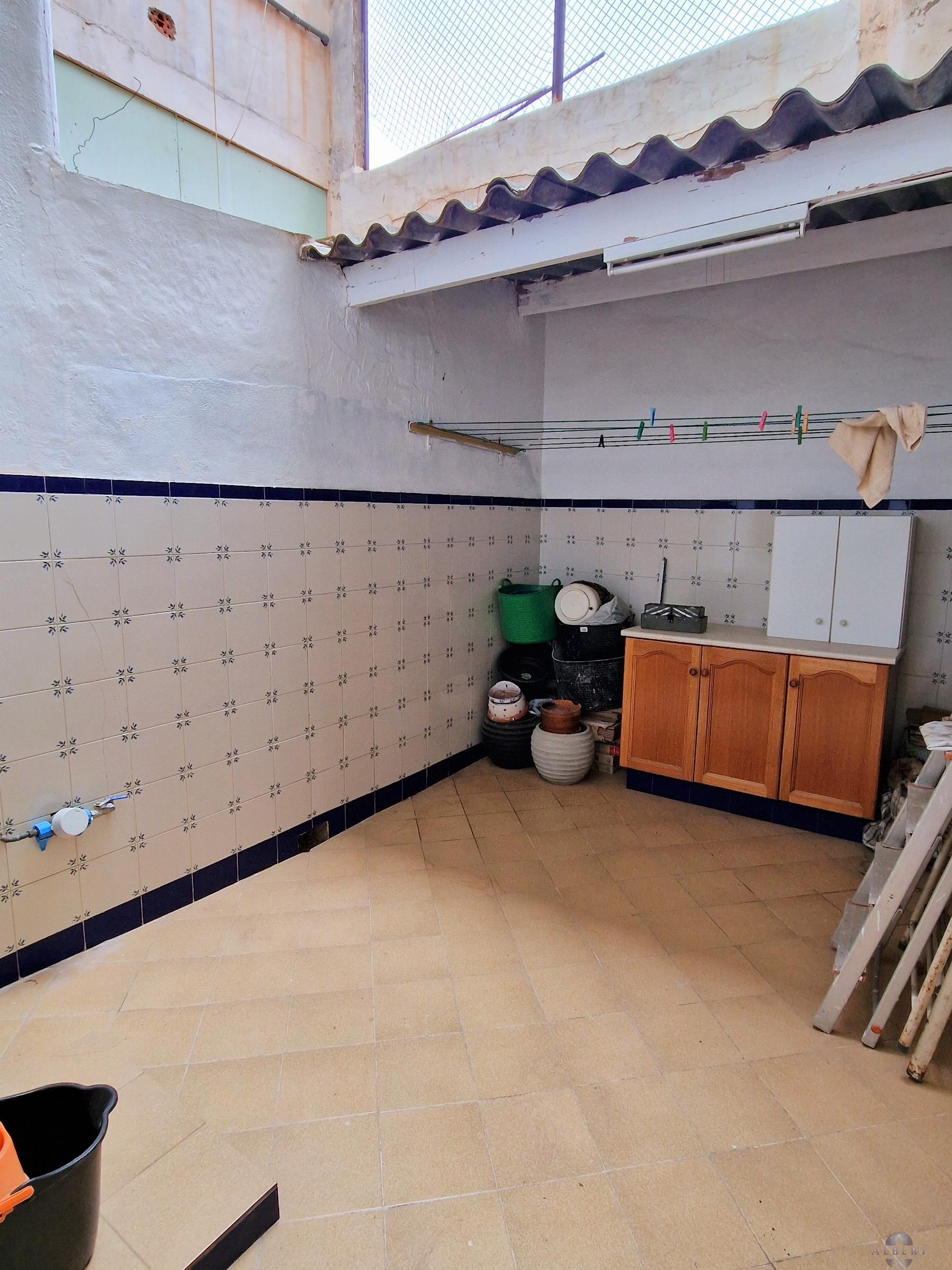 For sale of house in Novelda