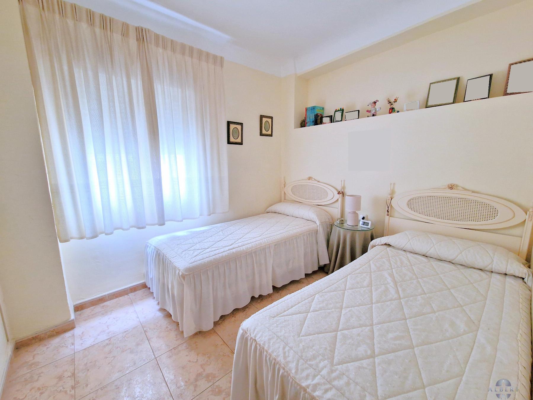 For sale of flat in Monóvar-Monòver