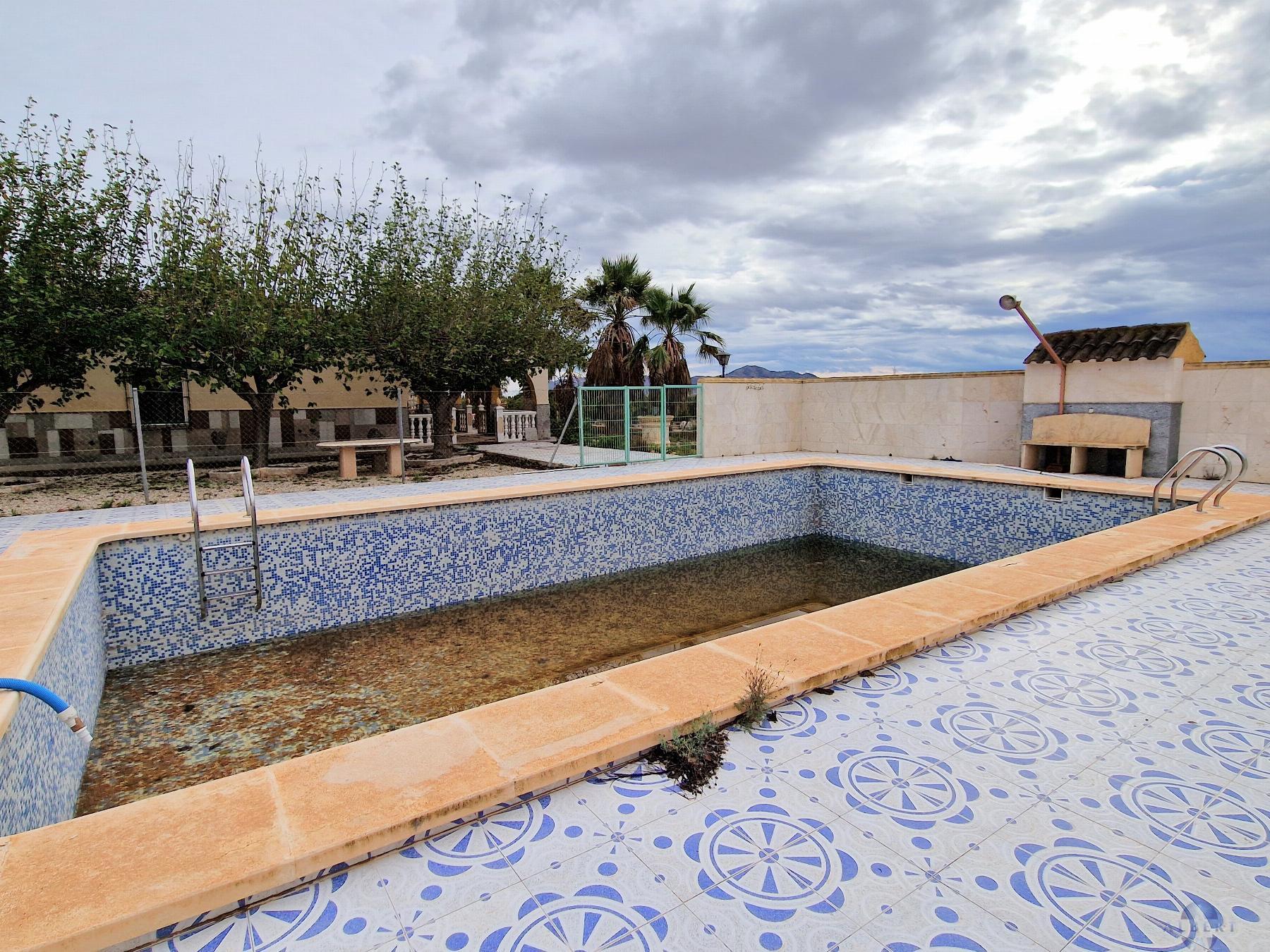Venta de chalet en Novelda
