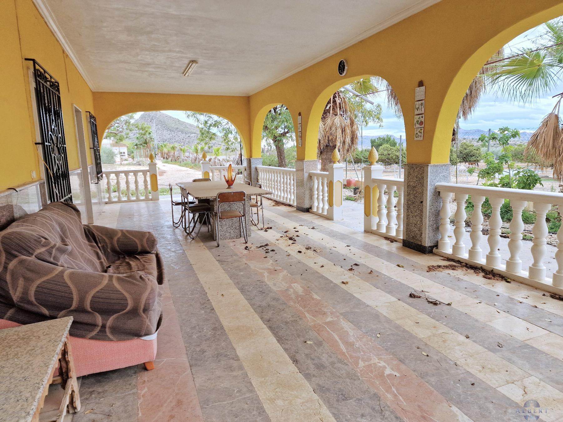 Venta de chalet en Novelda