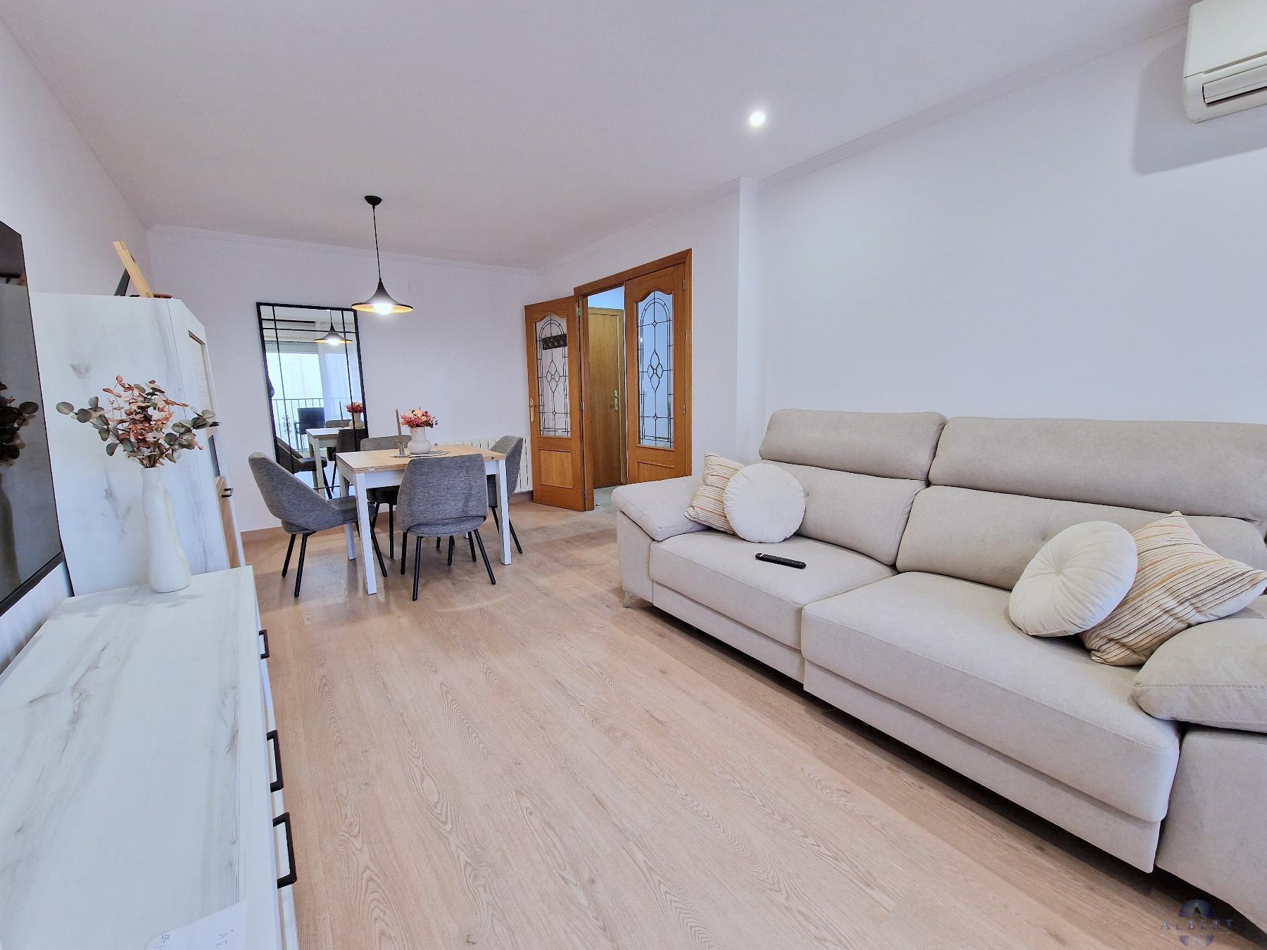 For sale of flat in Monóvar-Monòver