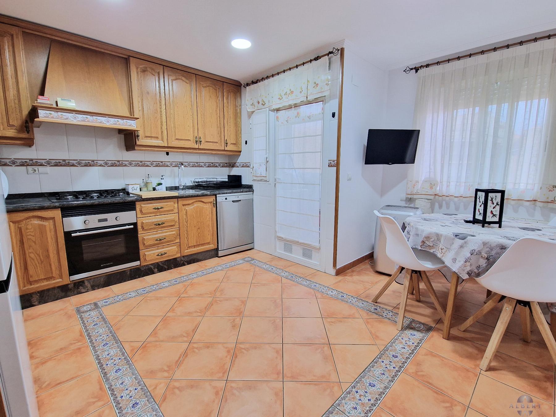 For sale of flat in Monóvar-Monòver