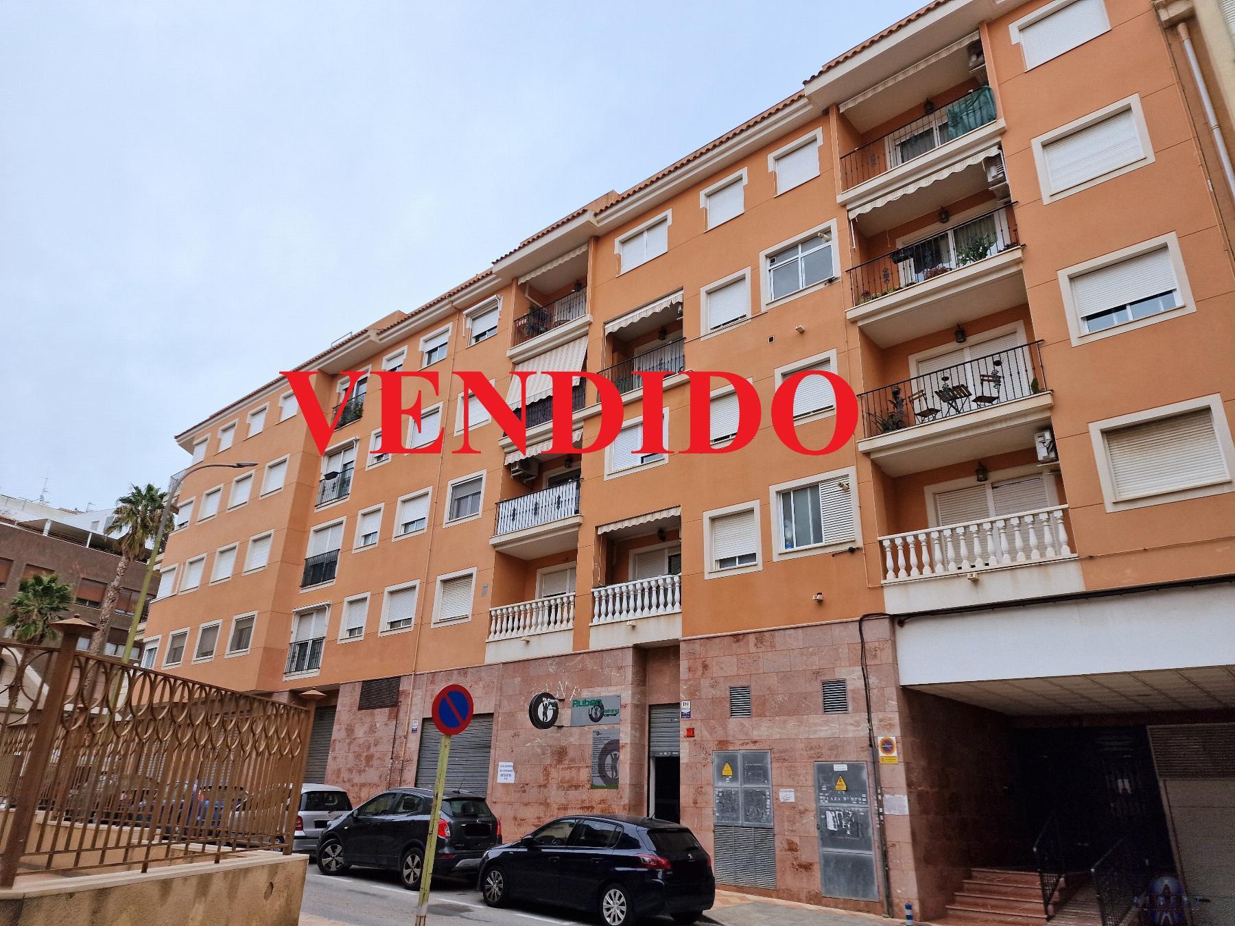For sale of flat in Monóvar-Monòver