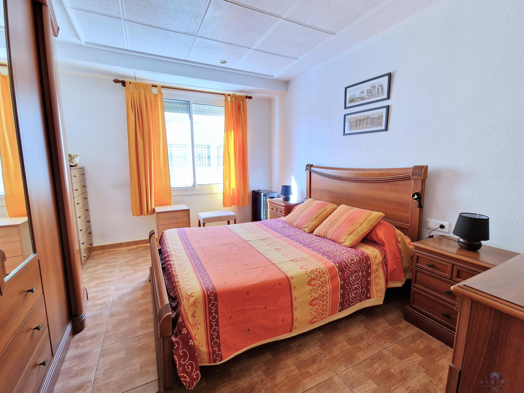 For sale of flat in Novelda