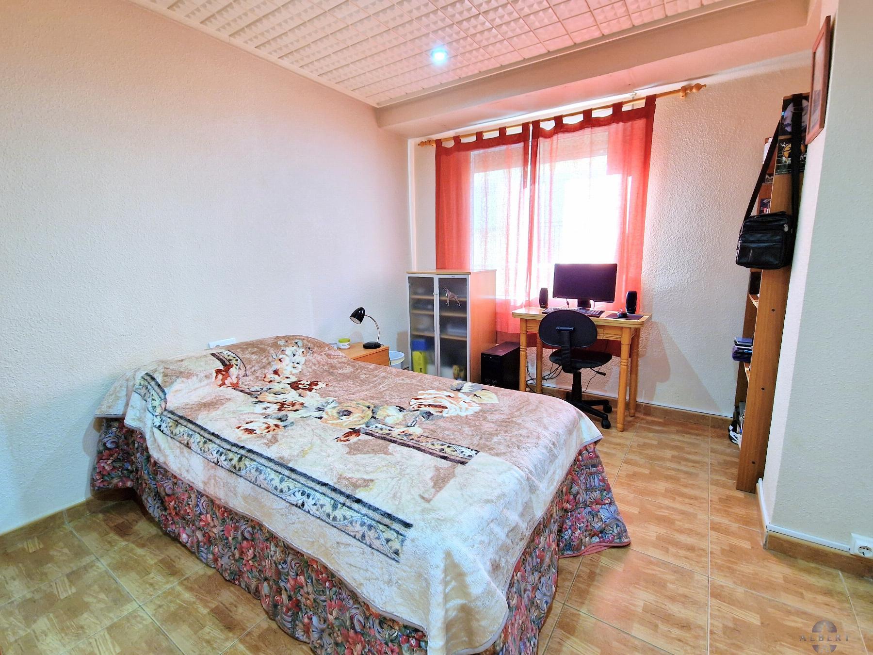 For sale of flat in Novelda