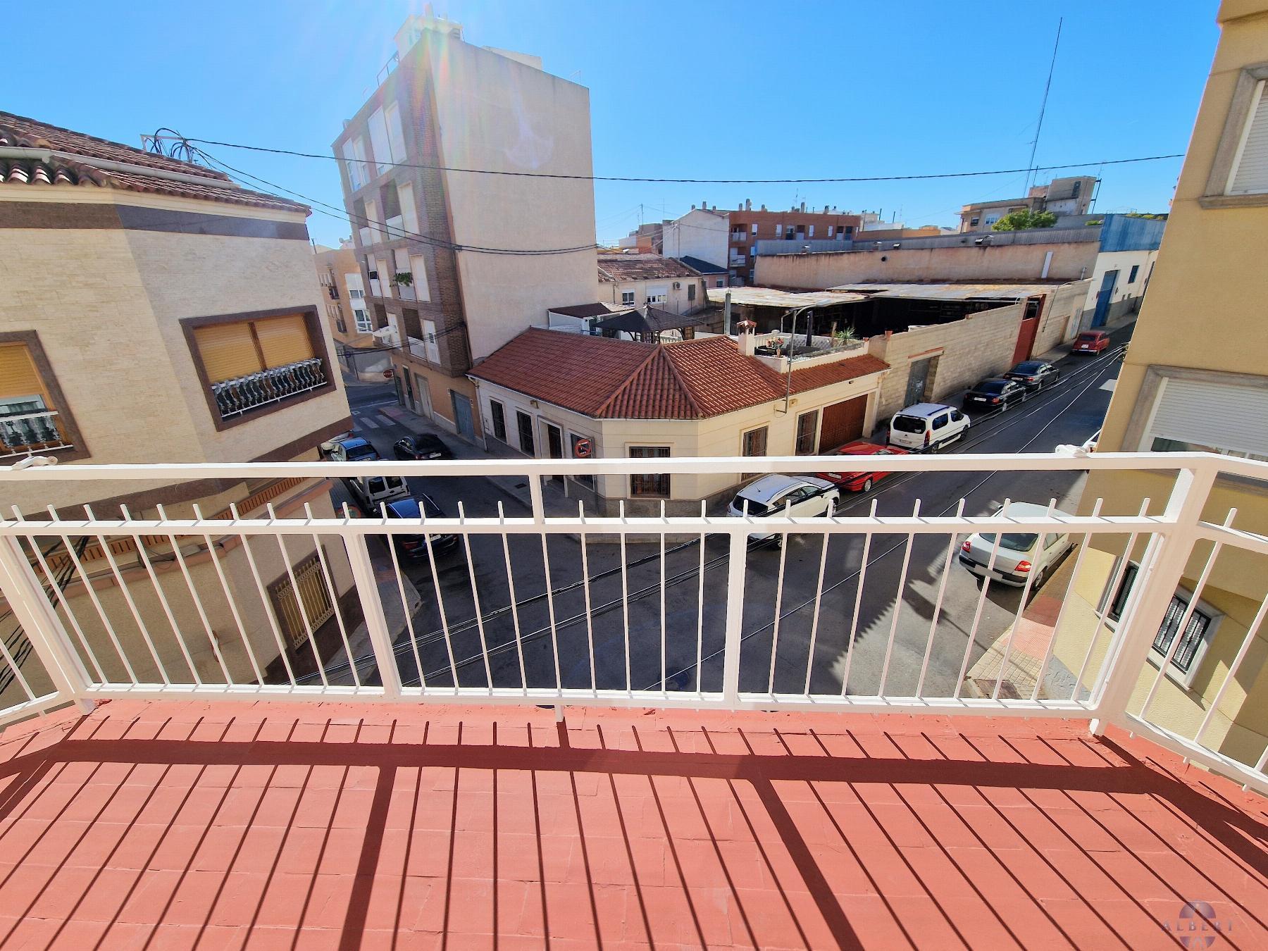 For sale of flat in Novelda