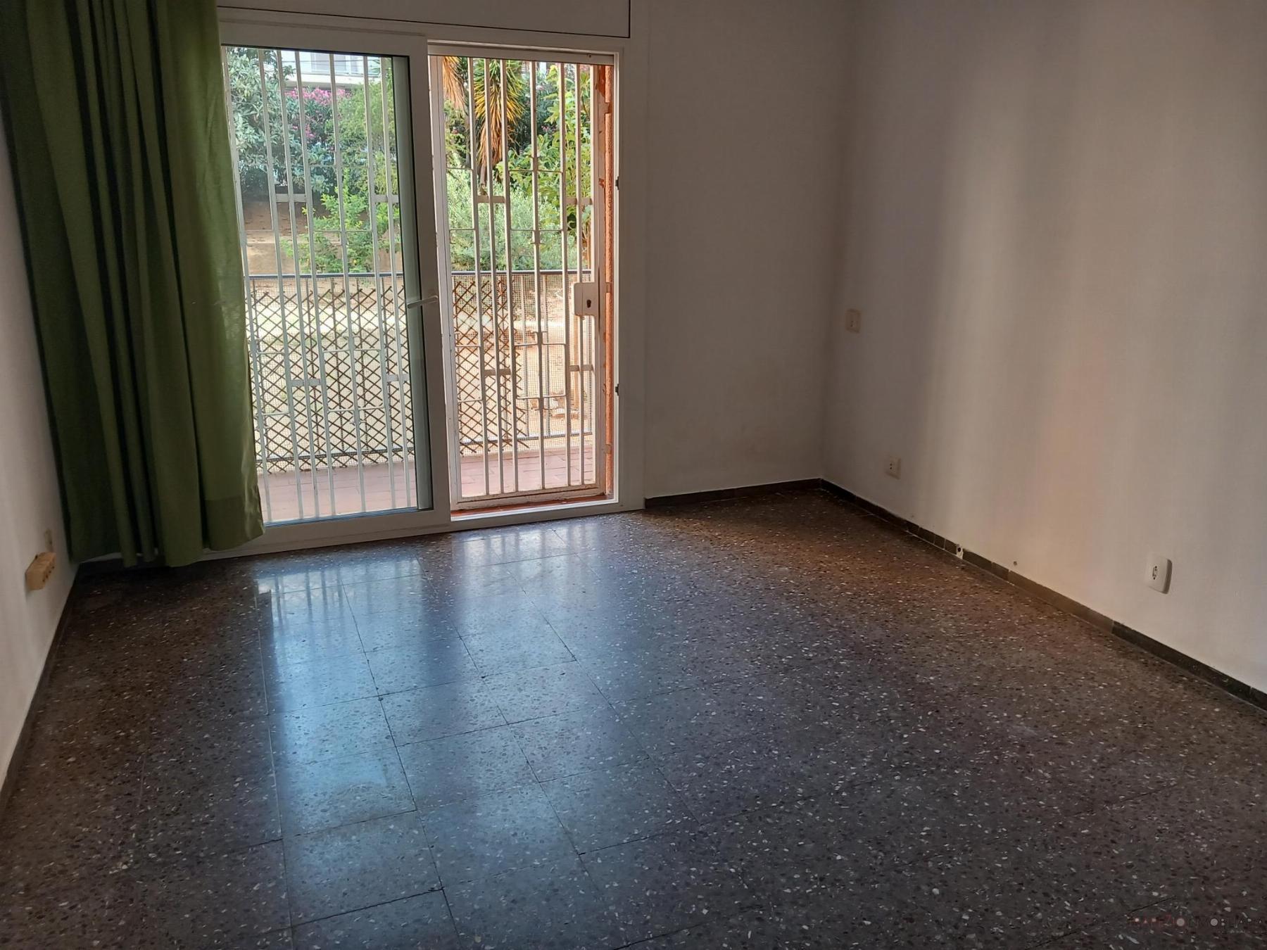 For sale of ground floor in Mataró