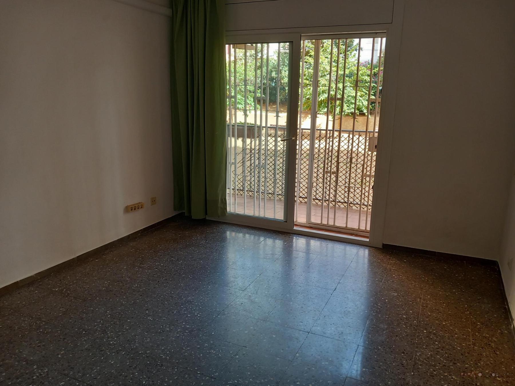 For sale of ground floor in Mataró