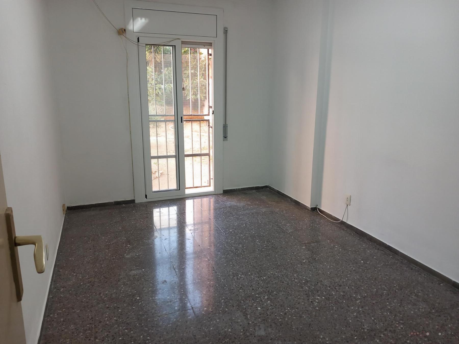 For sale of ground floor in Mataró