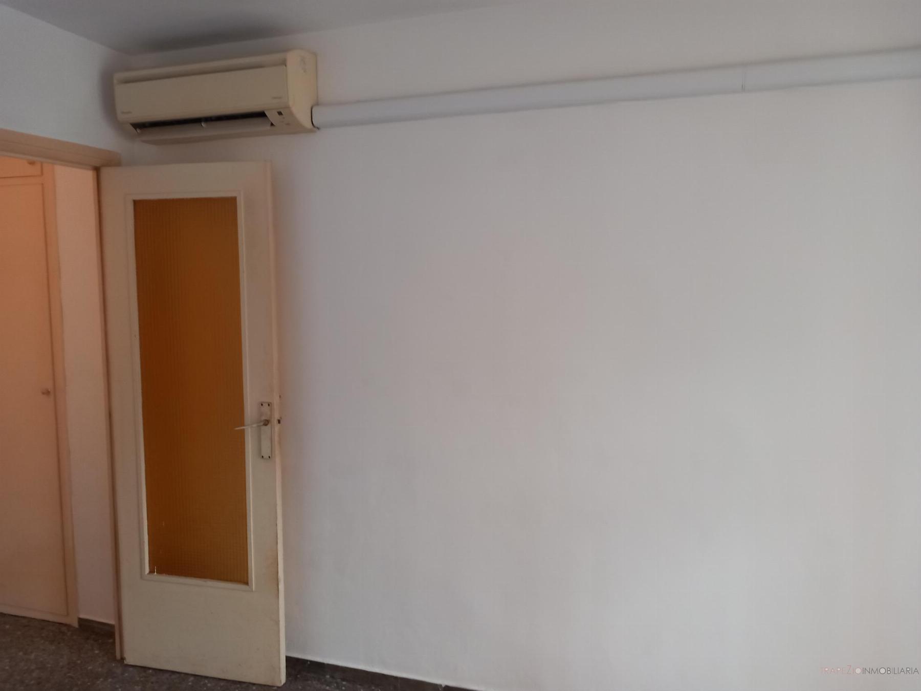 For sale of ground floor in Mataró