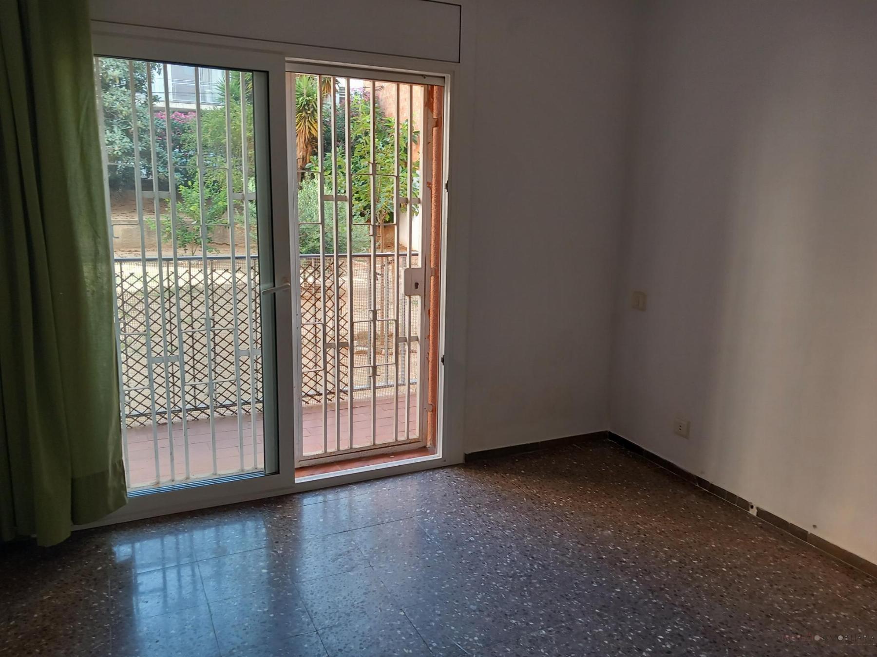 For sale of ground floor in Mataró