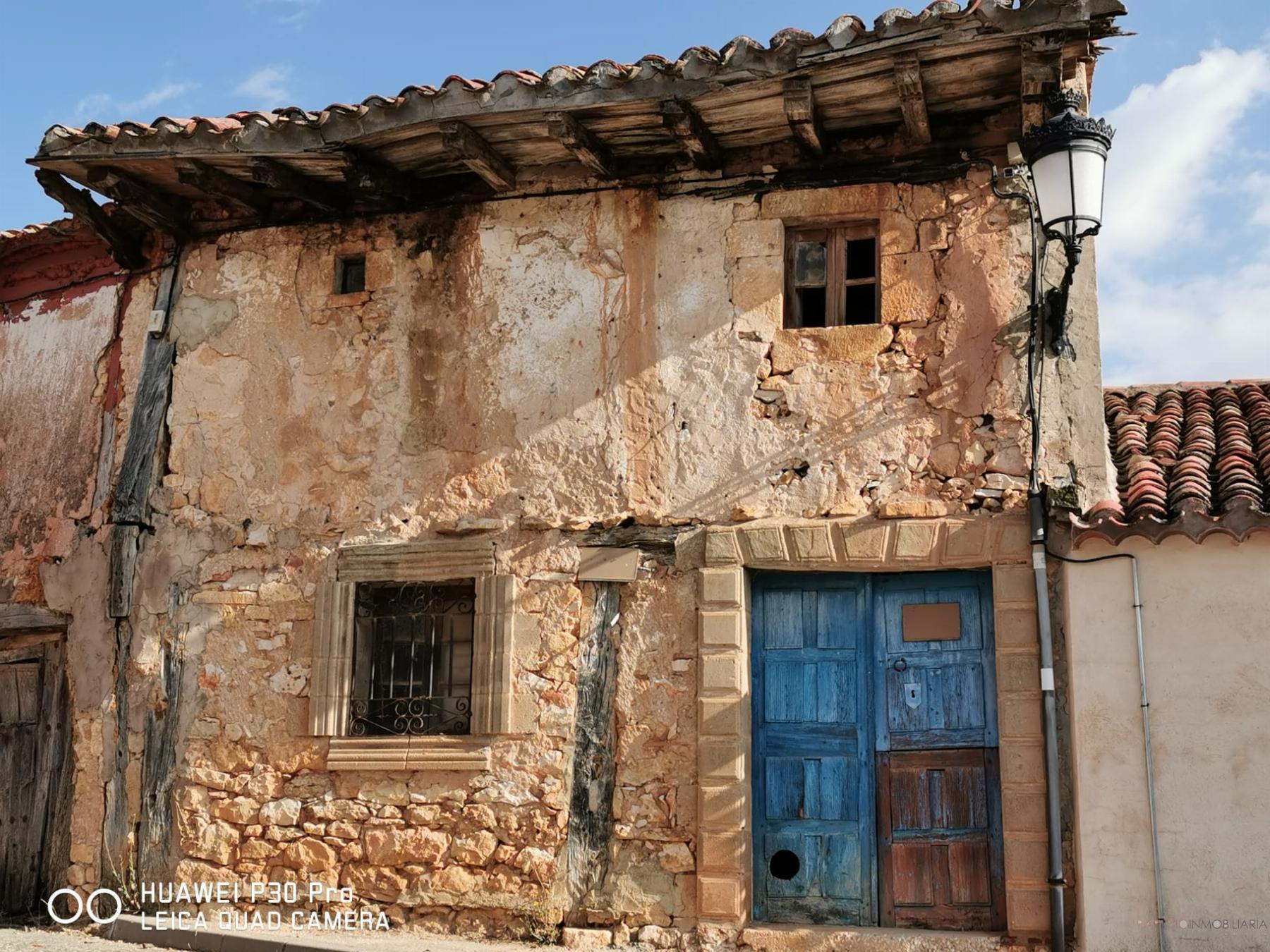 For sale of house in Espinosa de Cervera