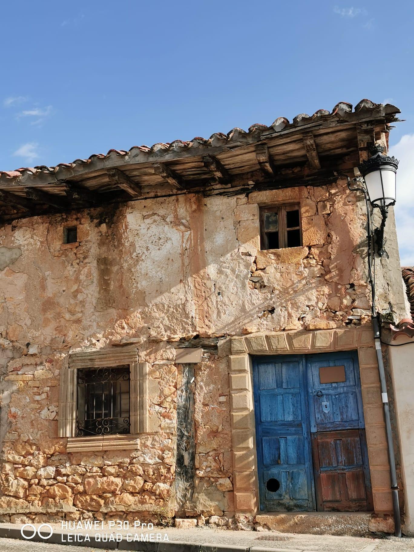For sale of house in Espinosa de Cervera