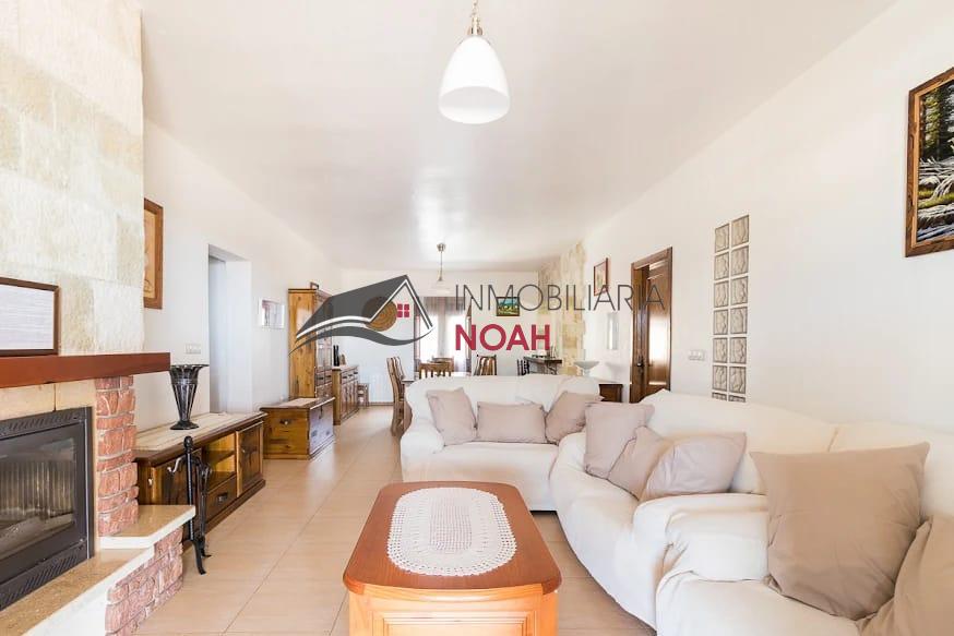 For sale of rural property in Mula