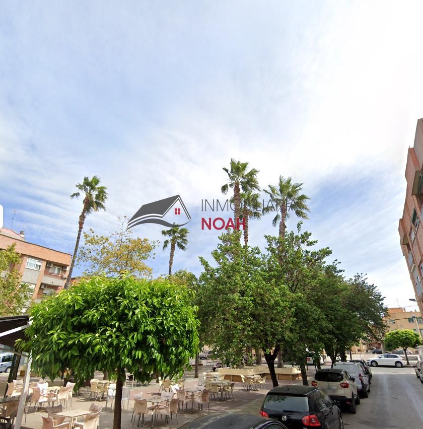 For sale of commercial in Murcia