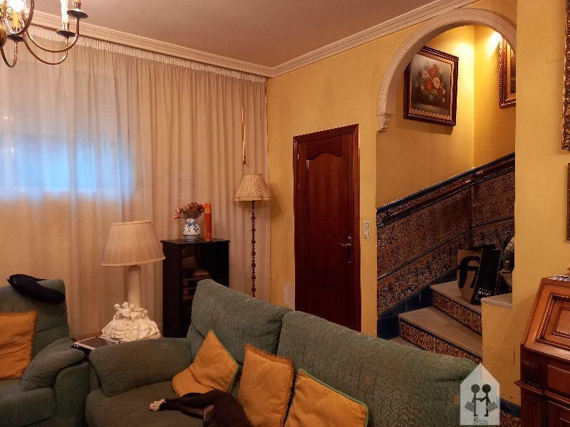 For sale of house in Sevilla