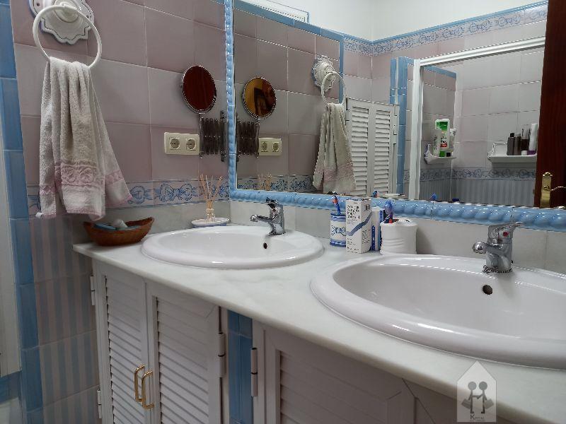 For sale of house in Sevilla