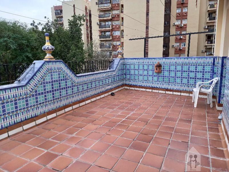 For sale of house in Sevilla