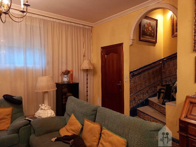 For sale of house in Sevilla