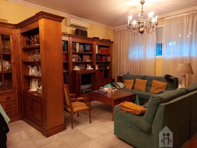 For sale of house in Sevilla