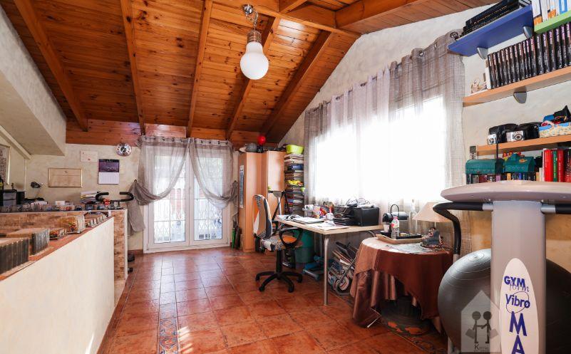 For sale of house in Vallirana