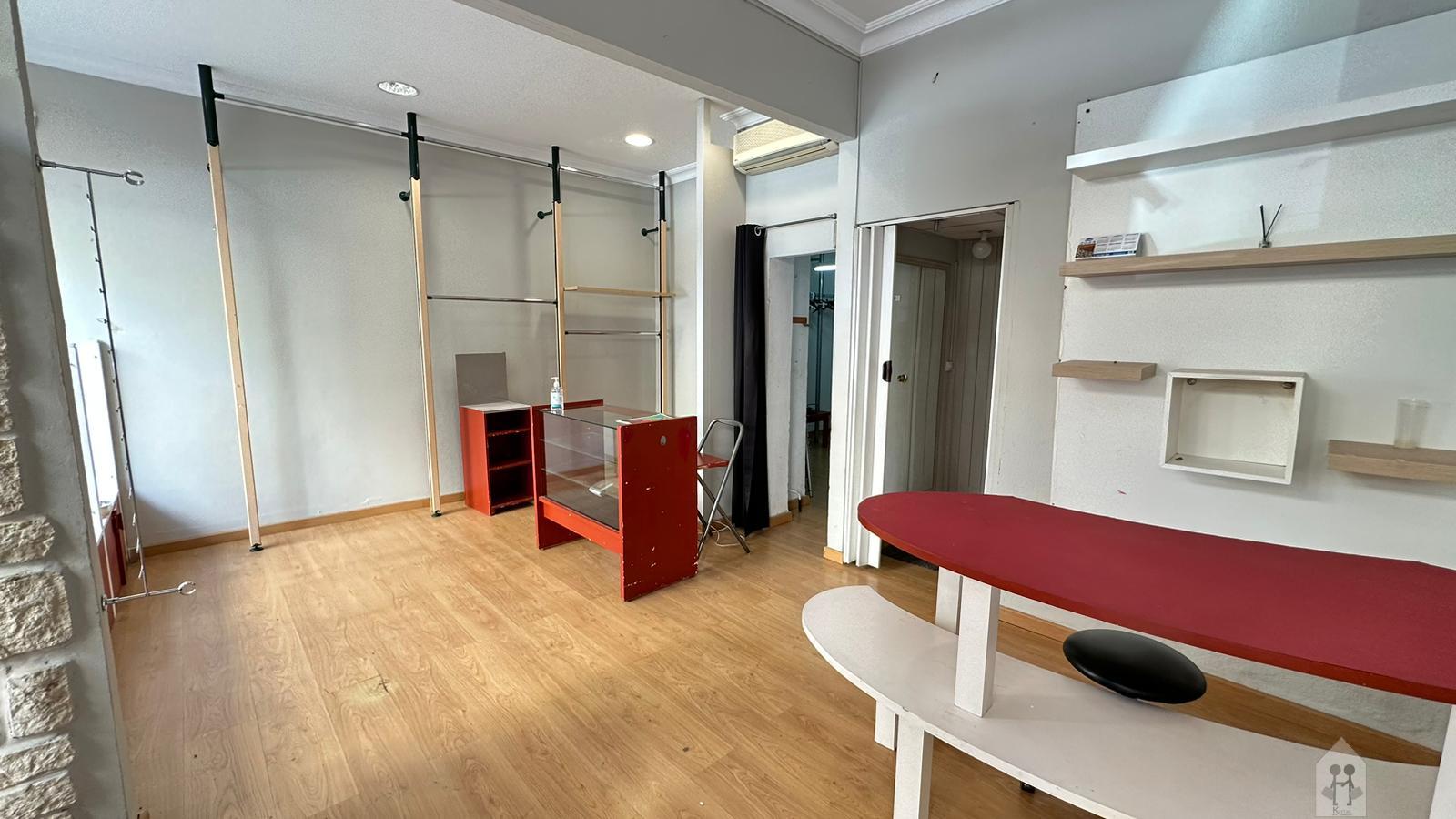 For rent of commercial in Sevilla