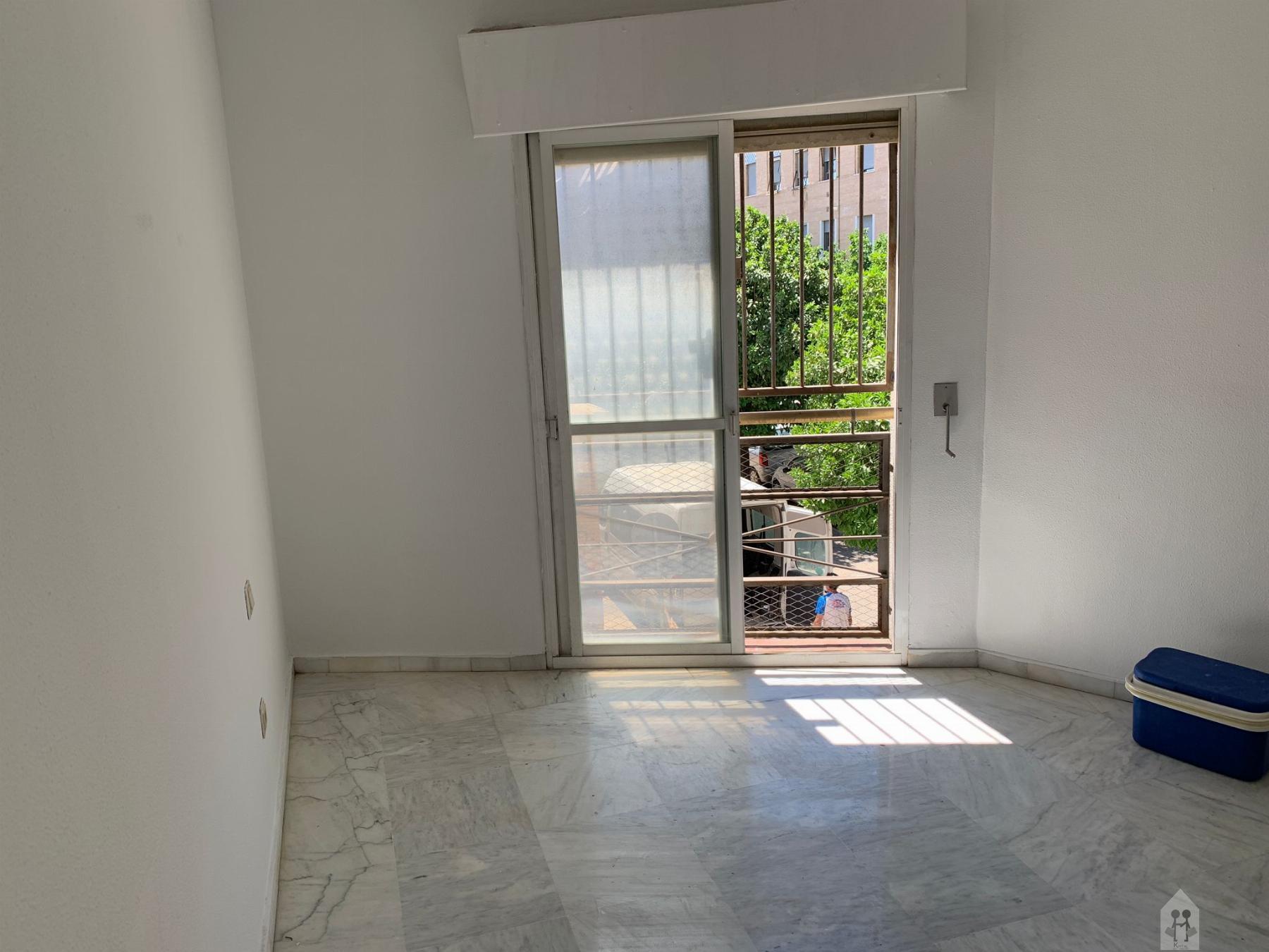 For sale of flat in Sevilla