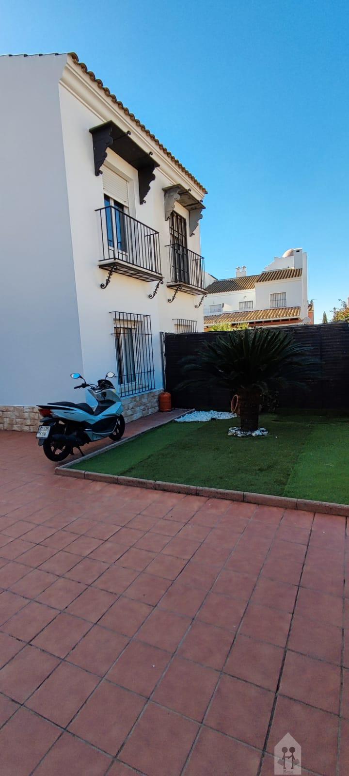 For sale of house in Coria del Río
