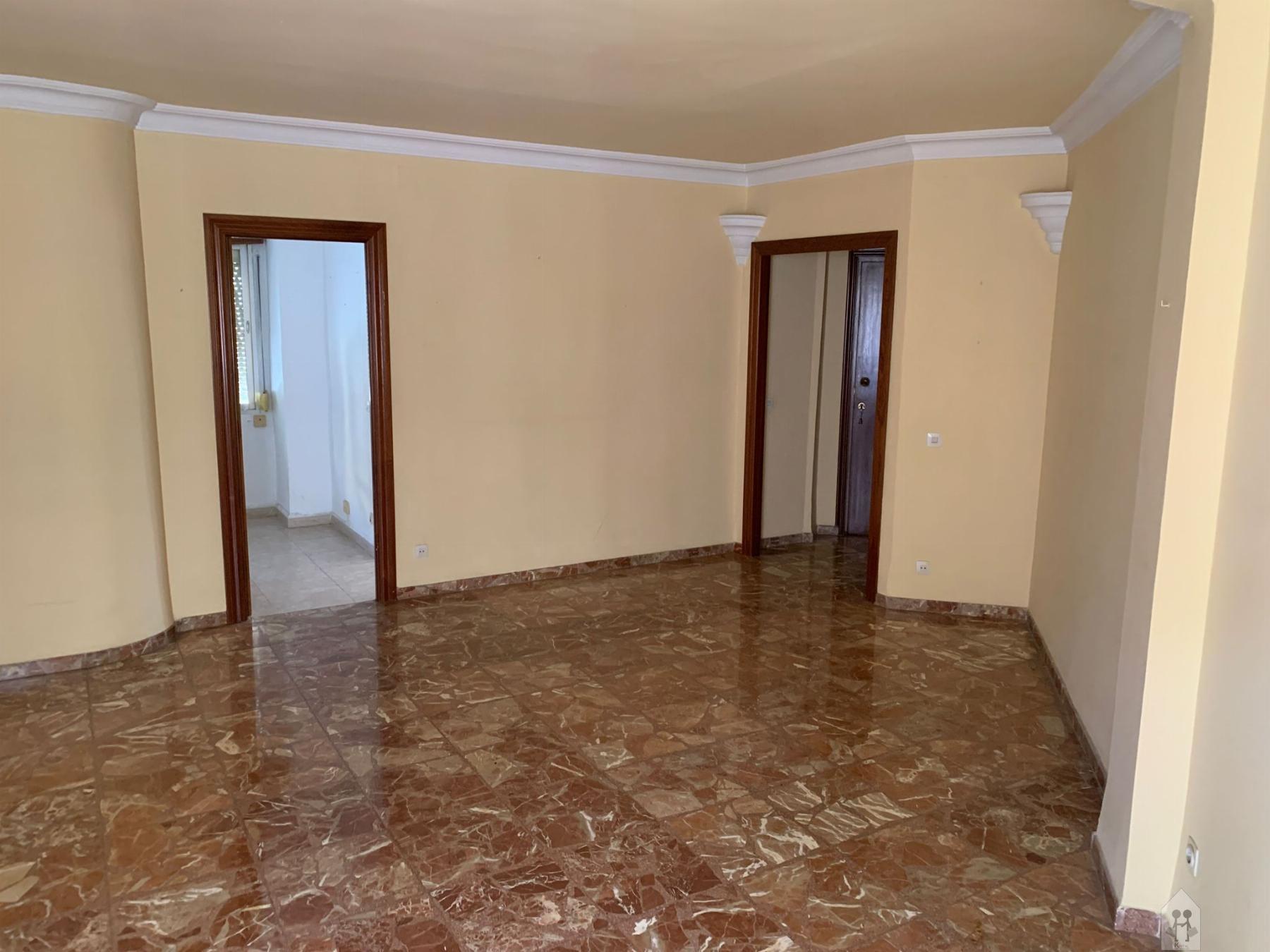 For sale of flat in Sevilla