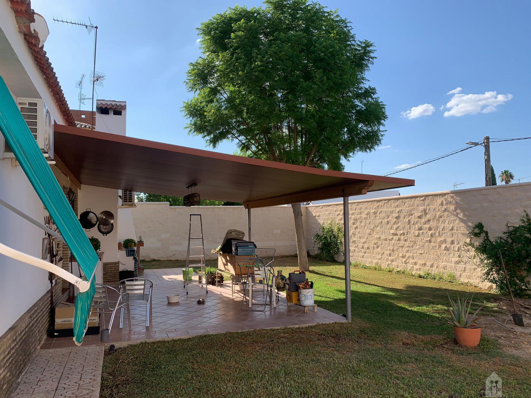 For sale of chalet in Espartinas