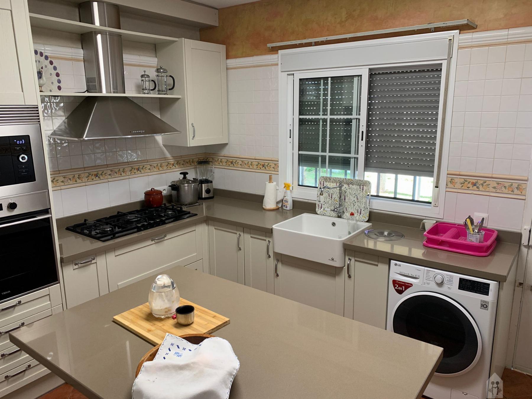For sale of chalet in Espartinas