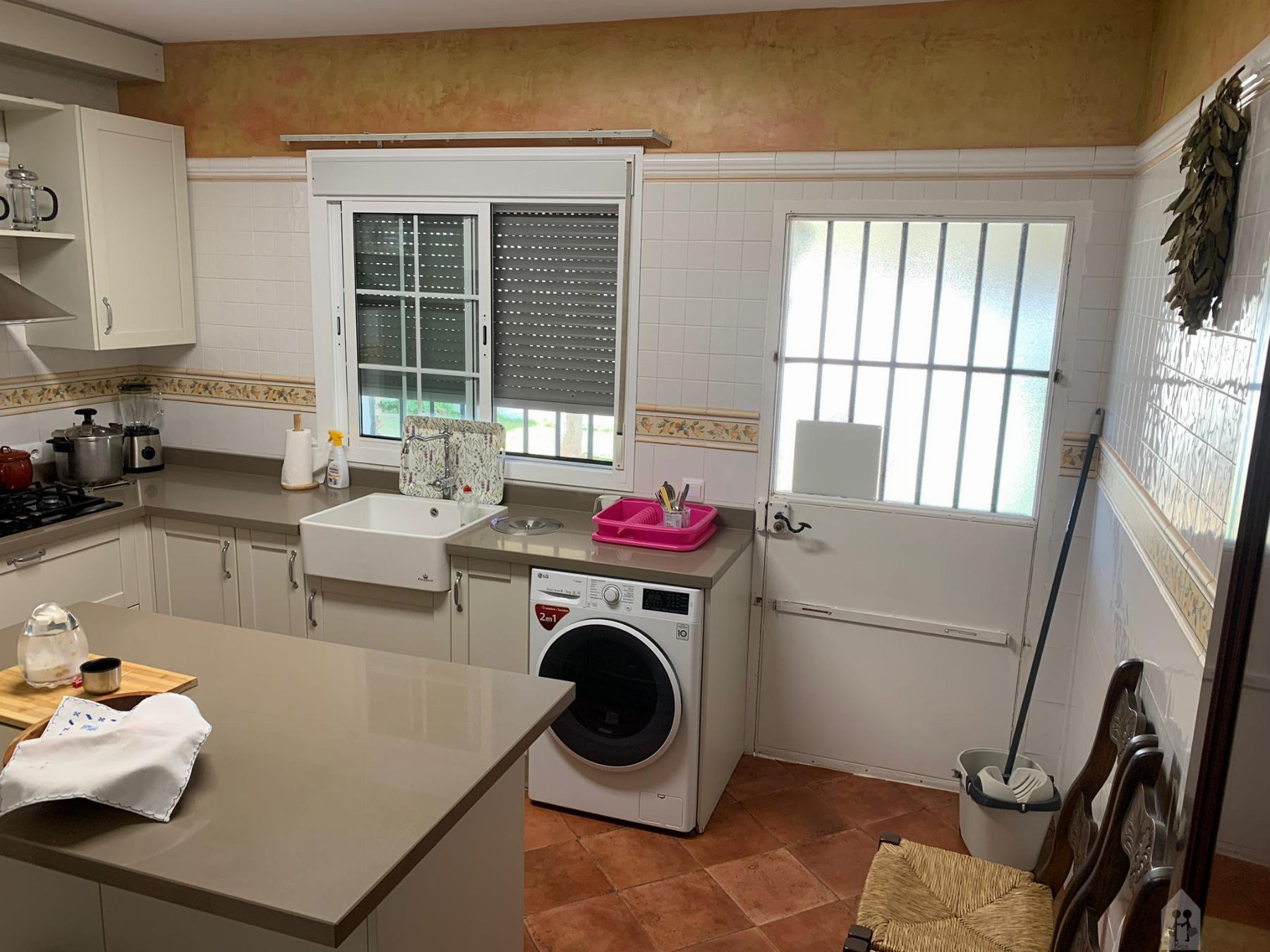 For sale of chalet in Espartinas