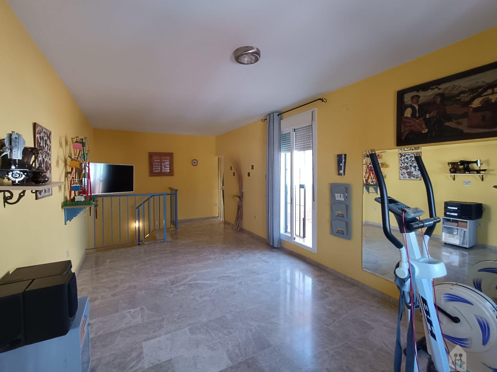 For sale of chalet in Castilleja de Guzmán