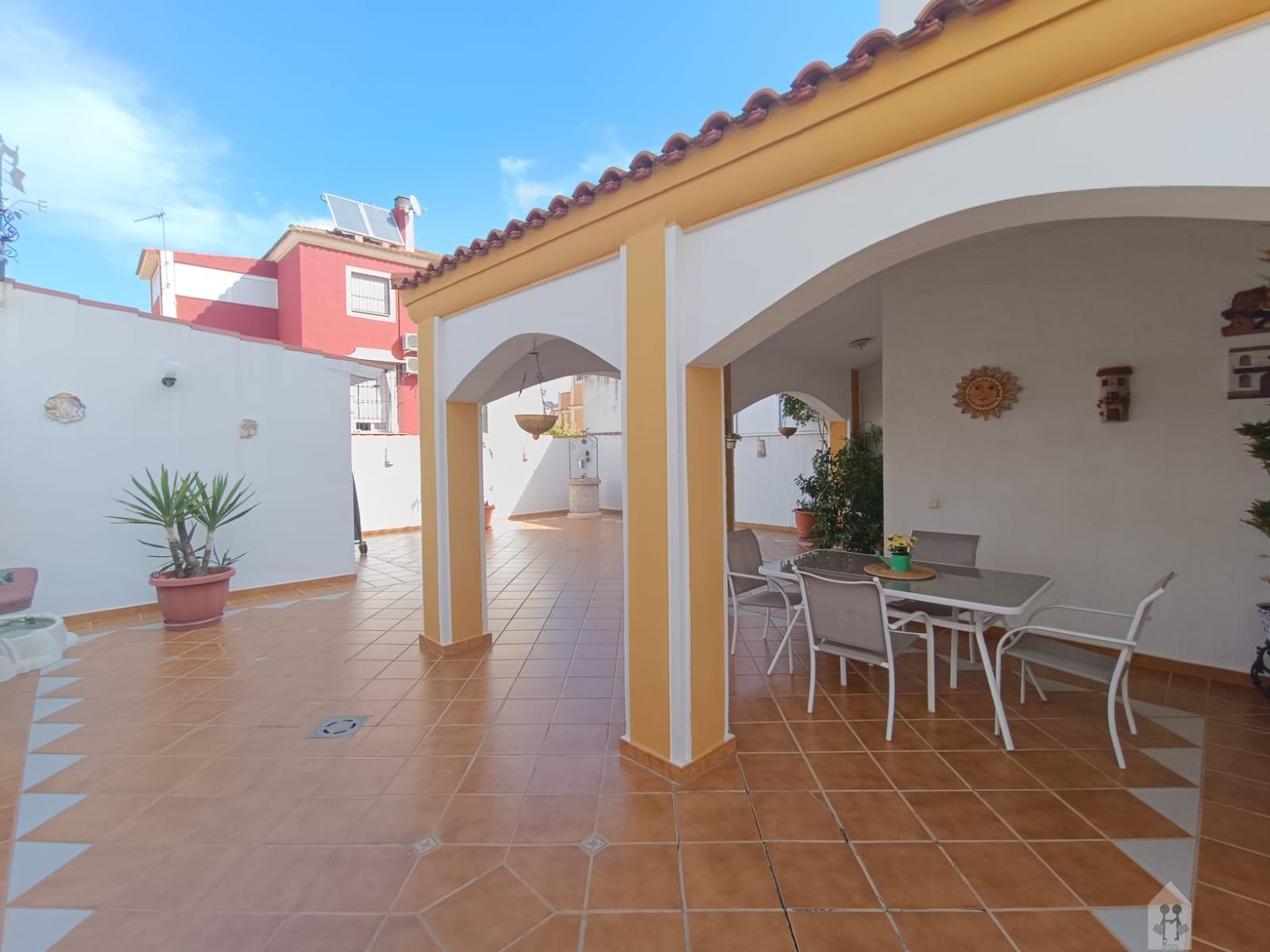 For sale of chalet in Castilleja de Guzmán