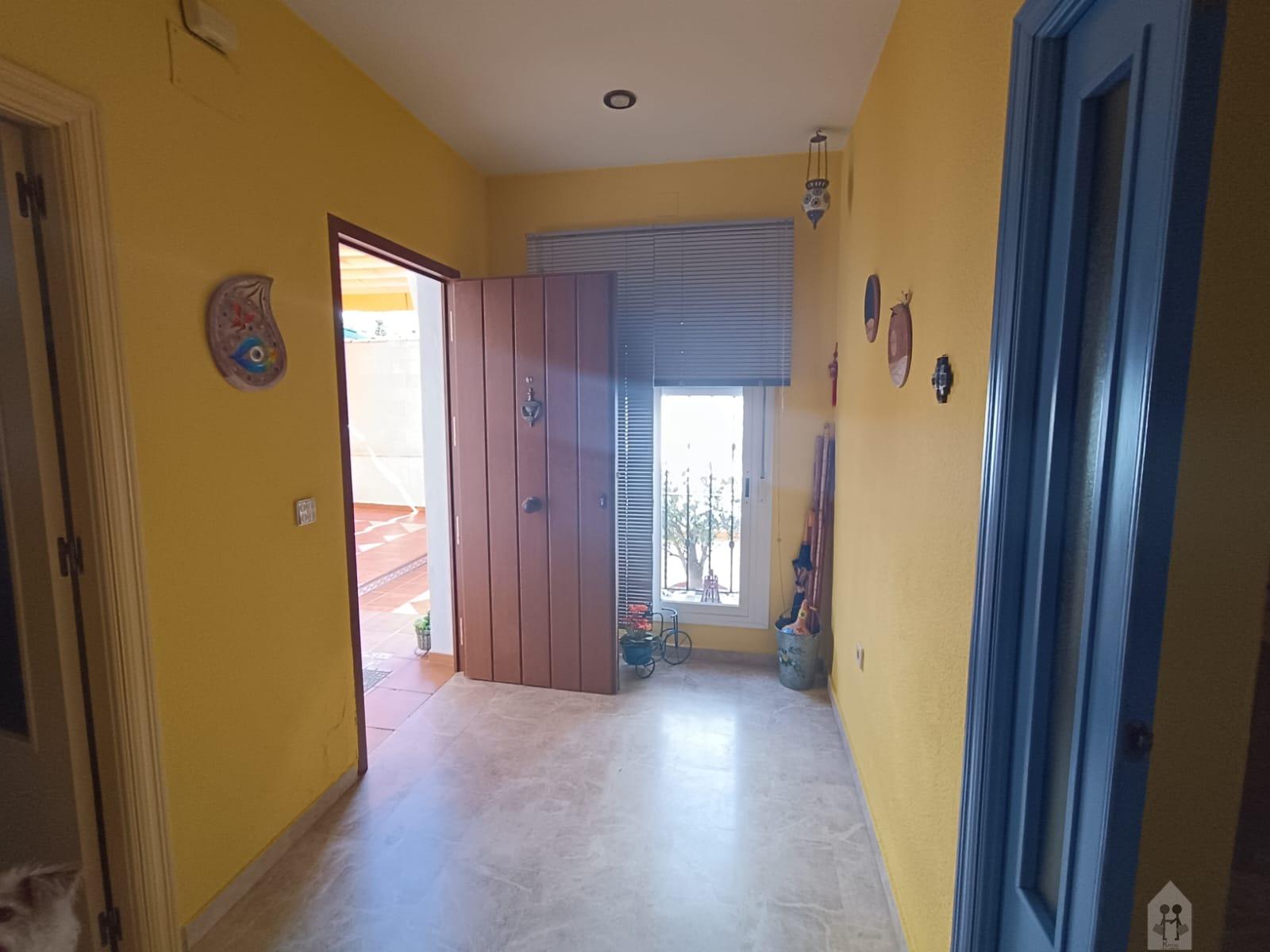 For sale of chalet in Castilleja de Guzmán