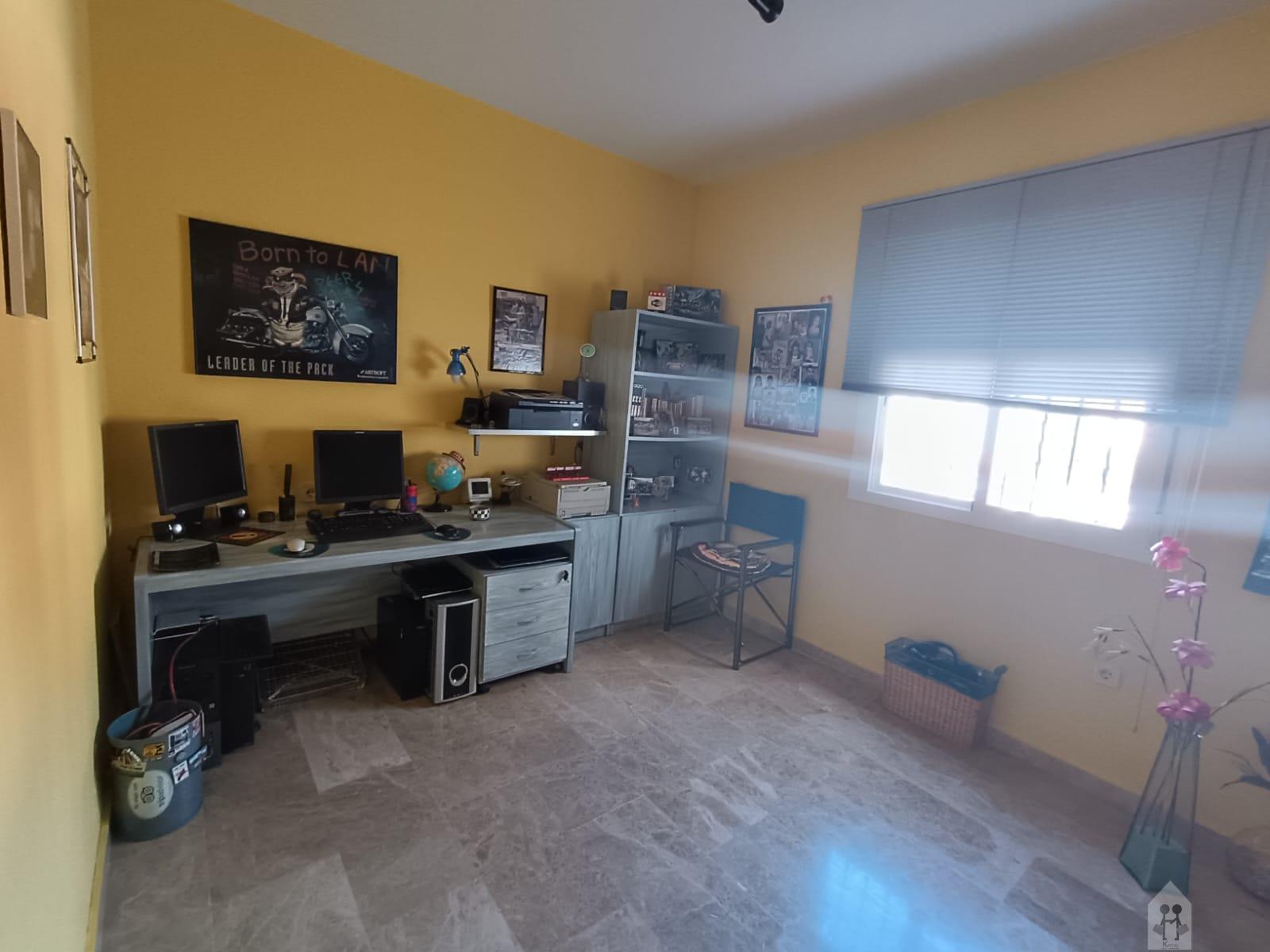 For sale of chalet in Castilleja de Guzmán