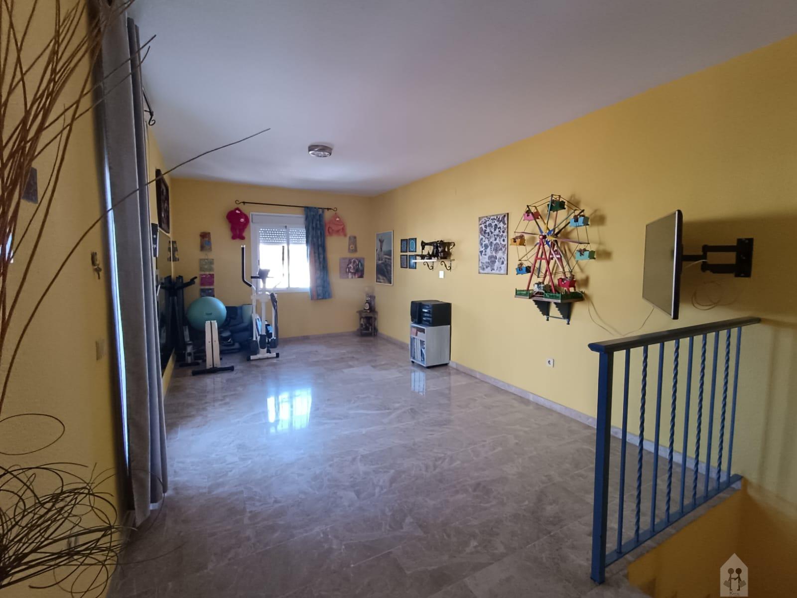 For sale of chalet in Castilleja de Guzmán