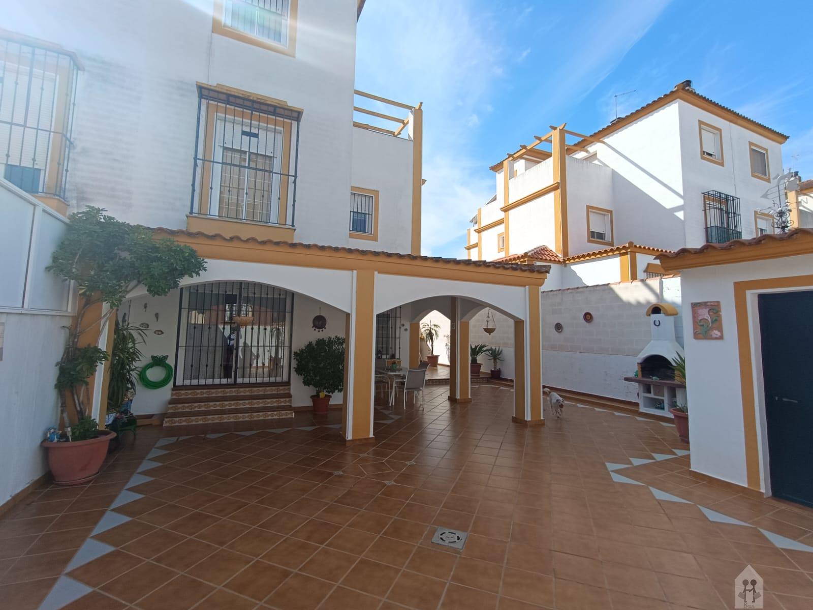 For sale of chalet in Castilleja de Guzmán