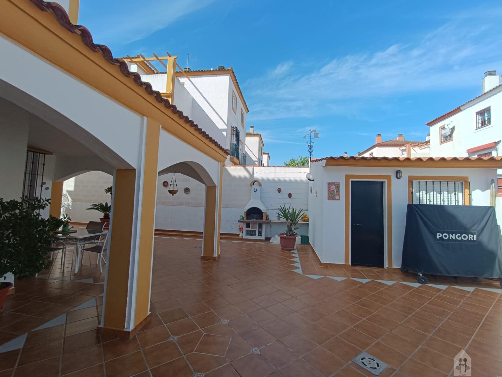 For sale of chalet in Castilleja de Guzmán