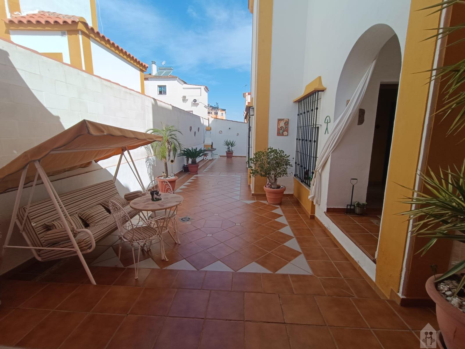 For sale of chalet in Castilleja de Guzmán