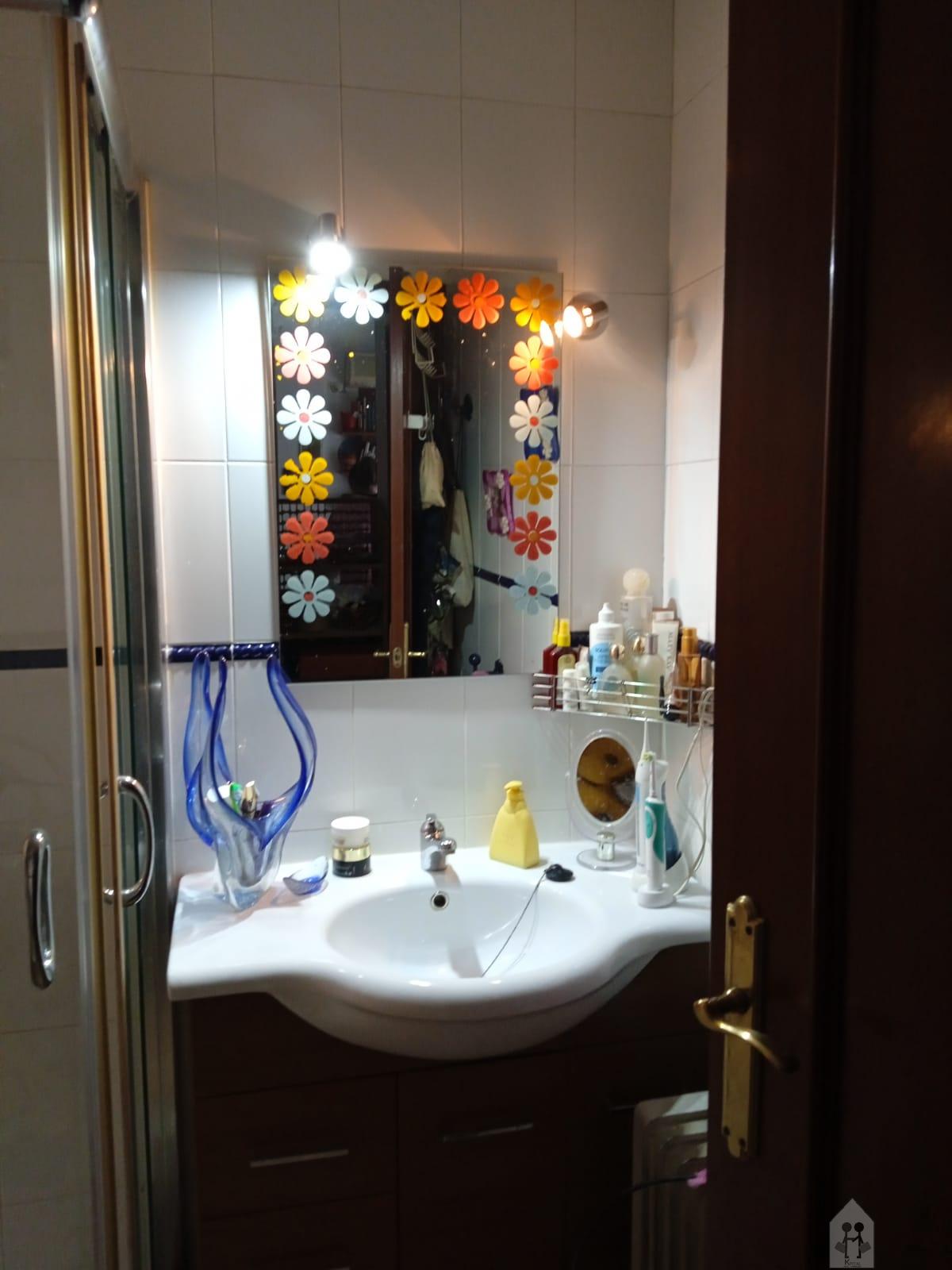 For sale of apartment in Sevilla