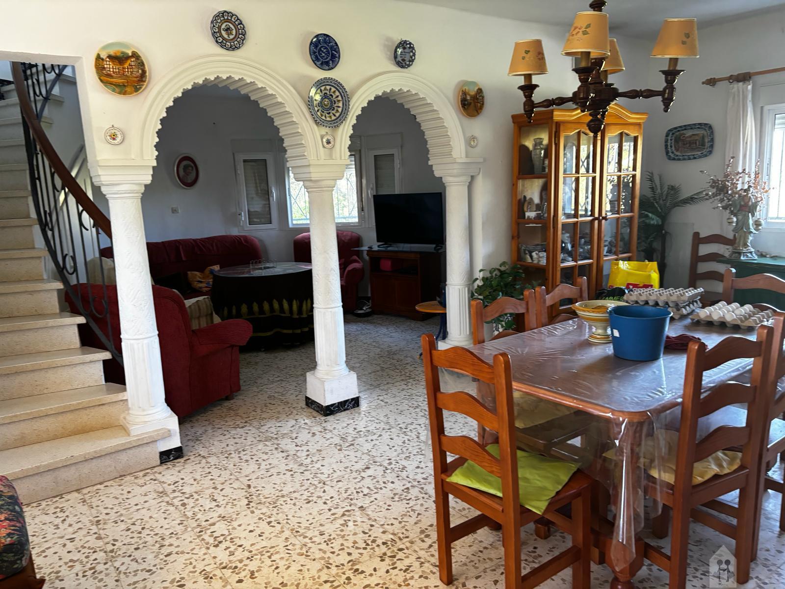 For sale of chalet in Sevilla