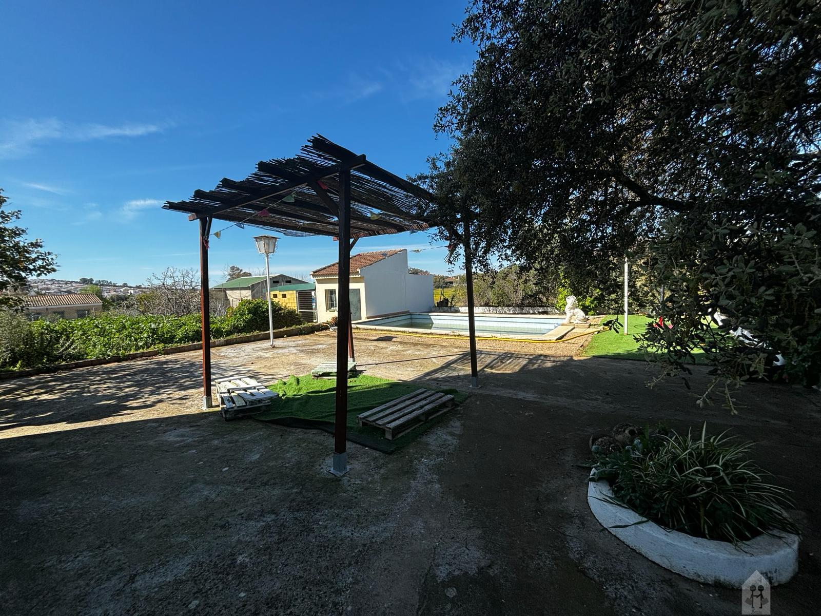 For sale of chalet in Sevilla