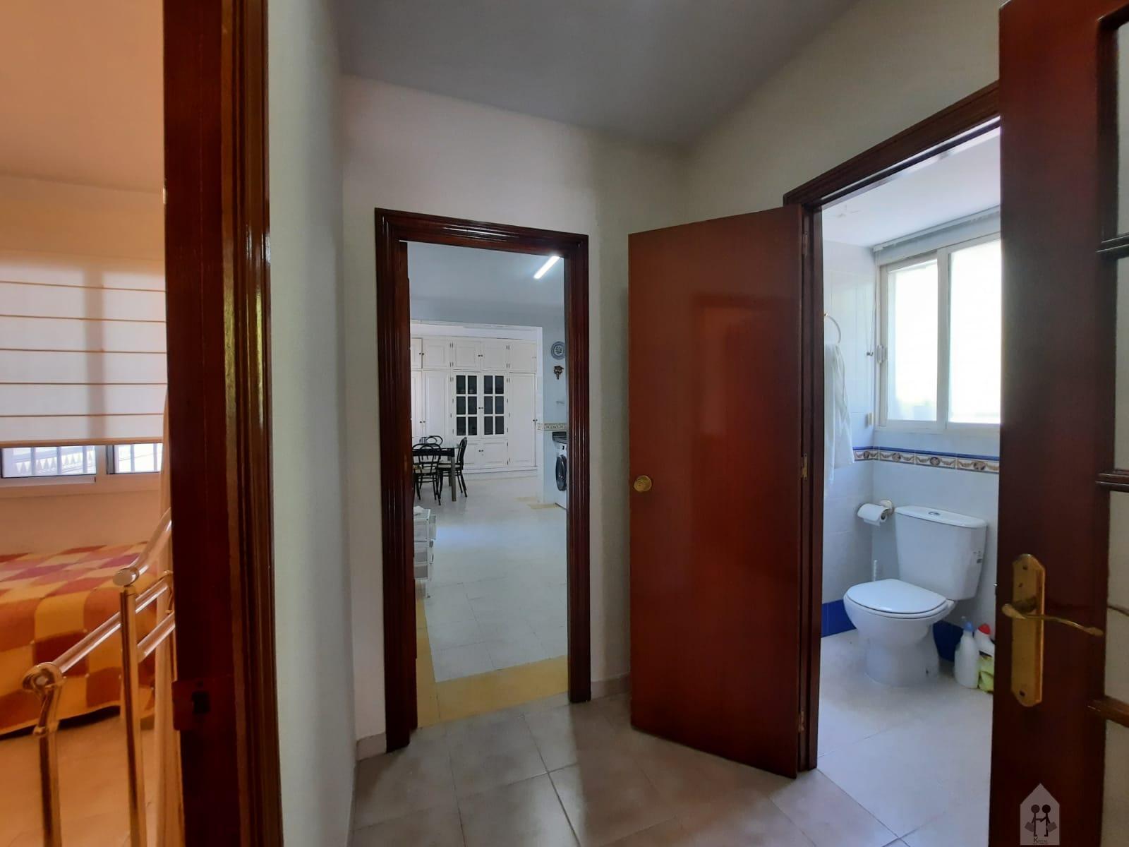 For sale of house in Tomares