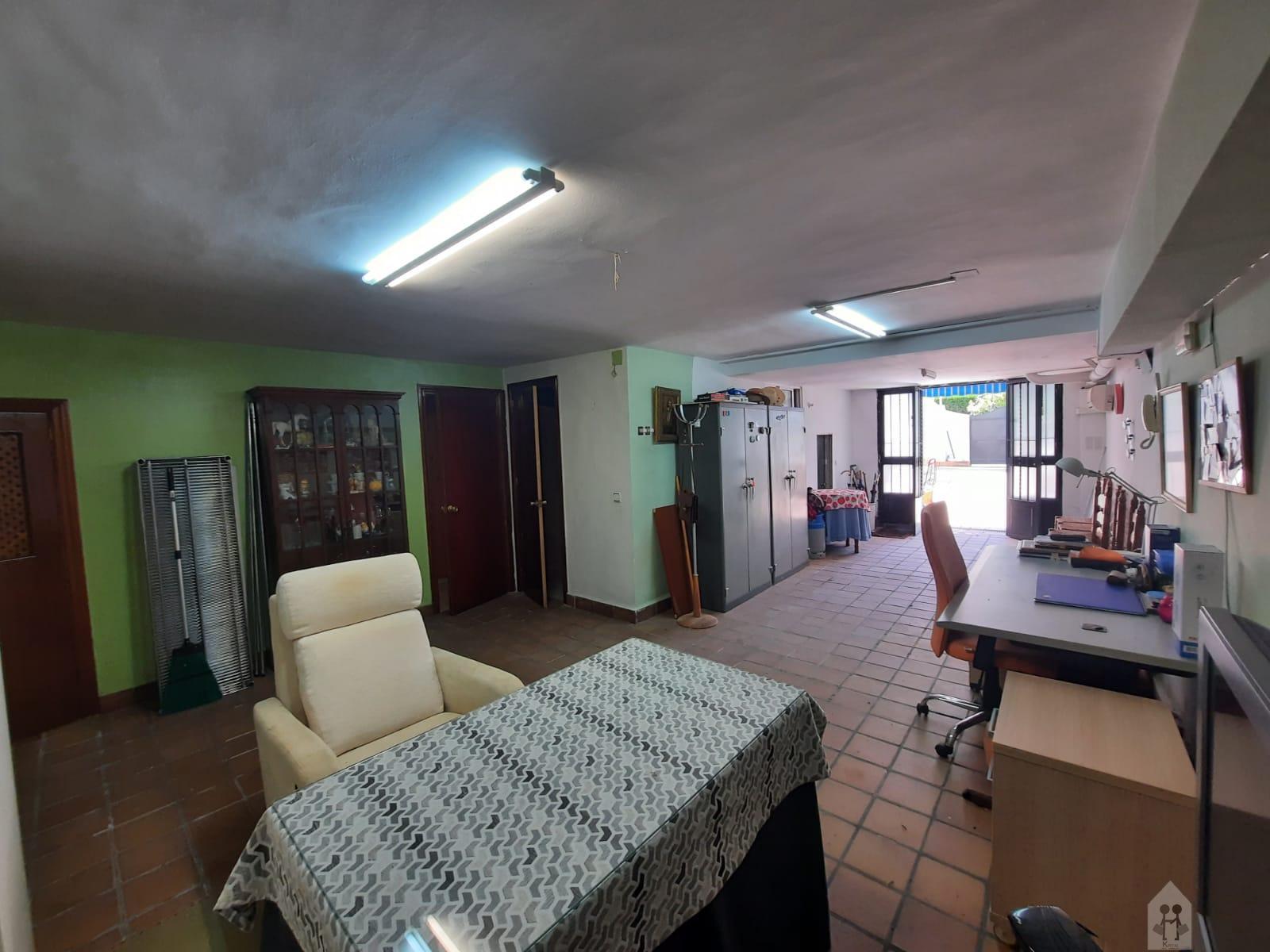 For sale of house in Tomares