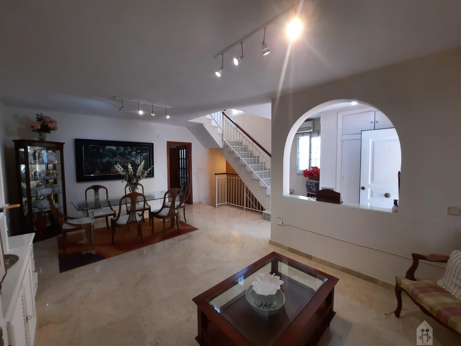 For sale of house in Tomares